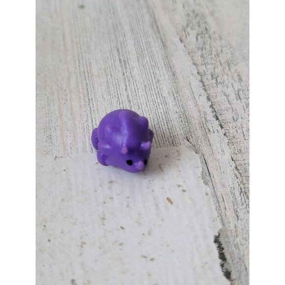 Purple miniature rubber Triceratops dinosaur toy figure - Picture 1 of 4